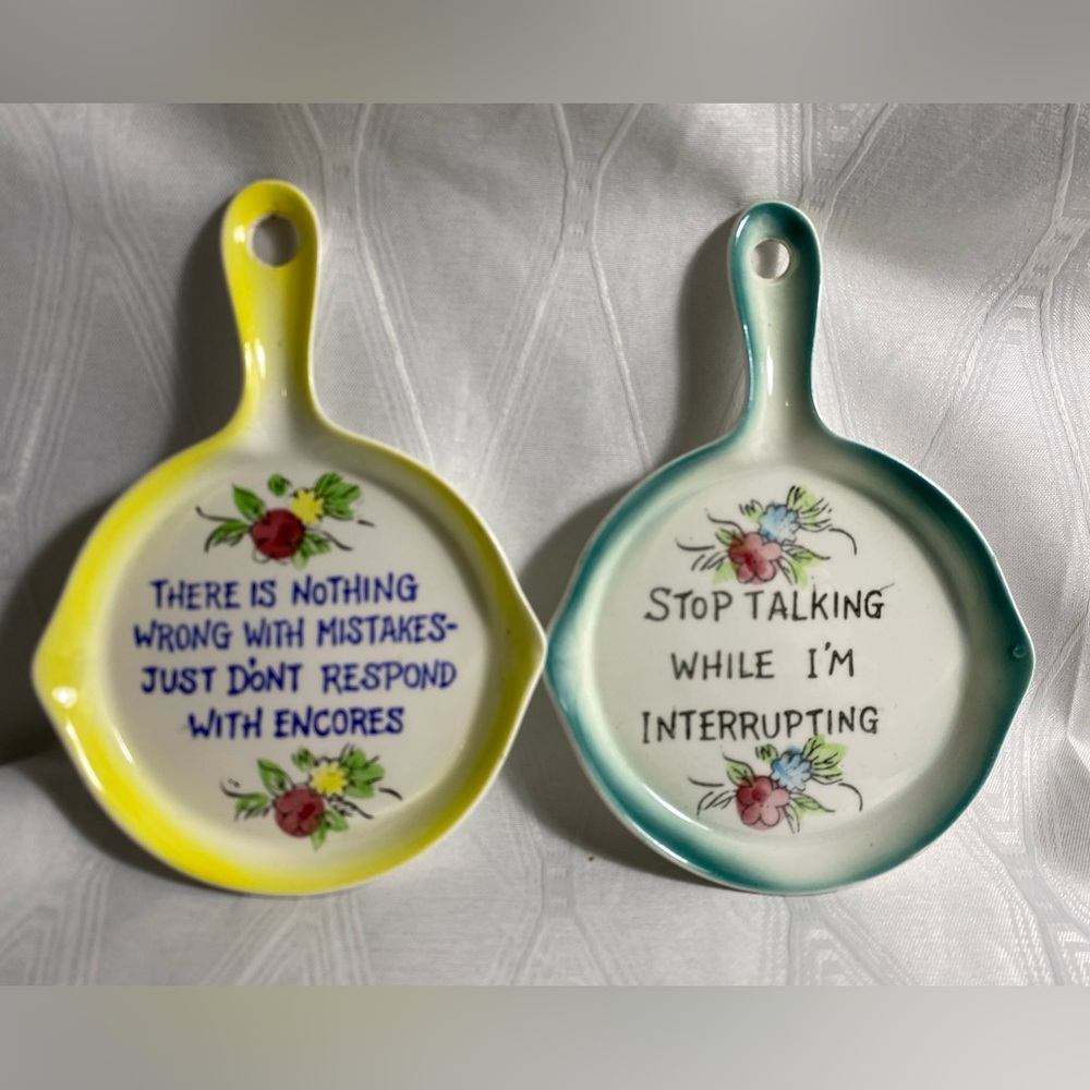 Pair of vintage decorative Giftcraft ceramic pans with quotes made in Japan